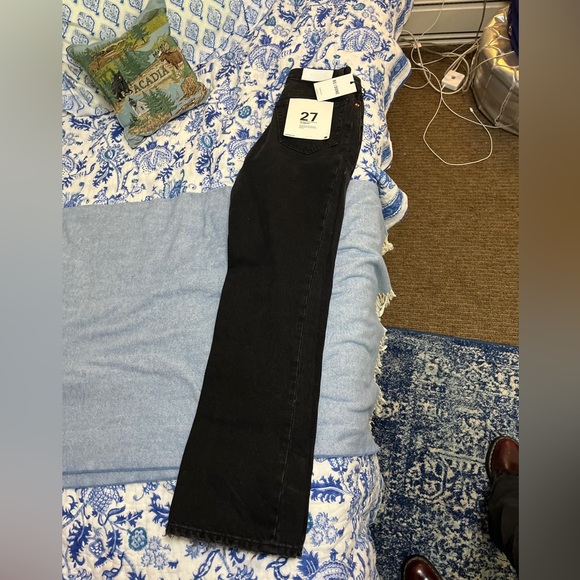 Black jeans! Super cute and very flattering. - Picture 4 of 5